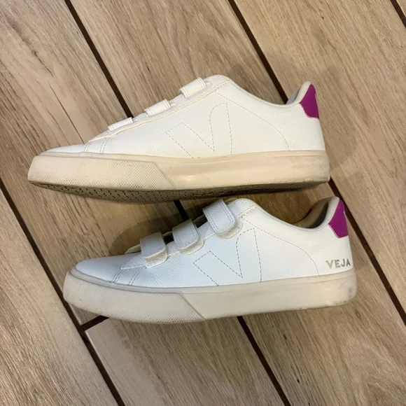 Veja RECIFE LEATHER Sneakers - Picture 3 of 12